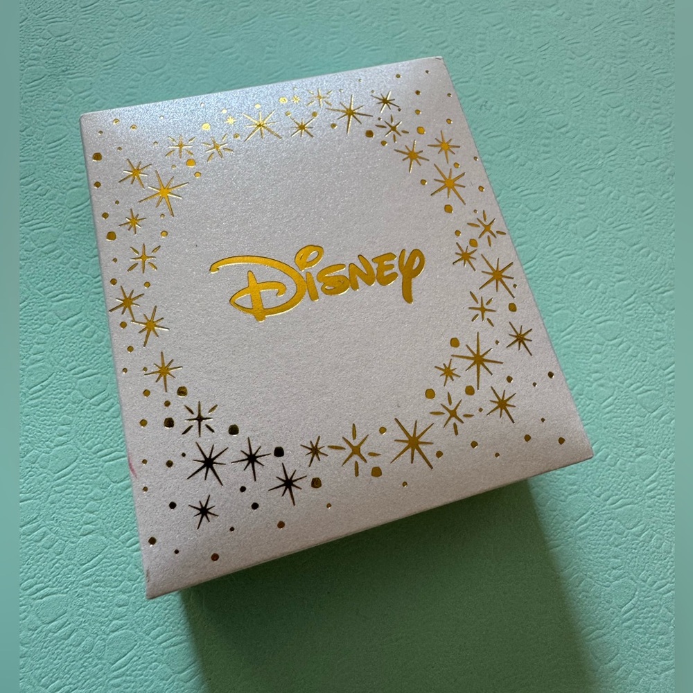Disney Gold and White Starry earring Box